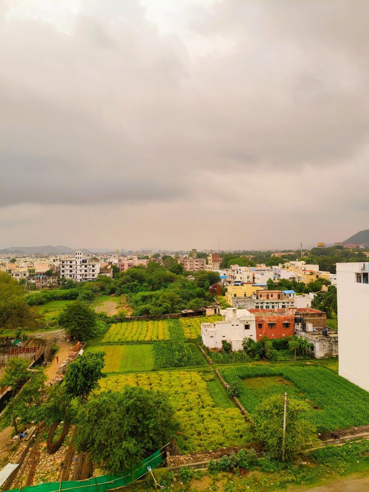 Hotel Veer Palace Near Udaipole Udaipur Esterno foto